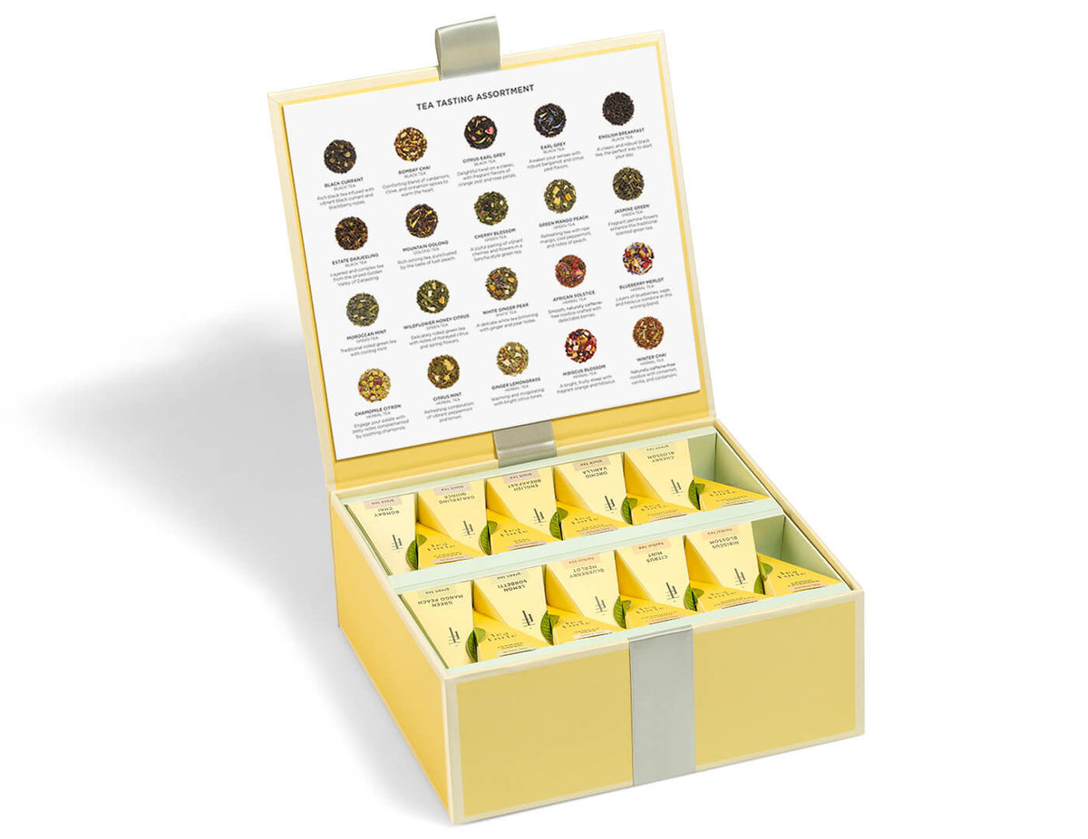 Tea Chest Tea Forté, cofre abierto con el menú de 20 mezclas | Tea Forté México